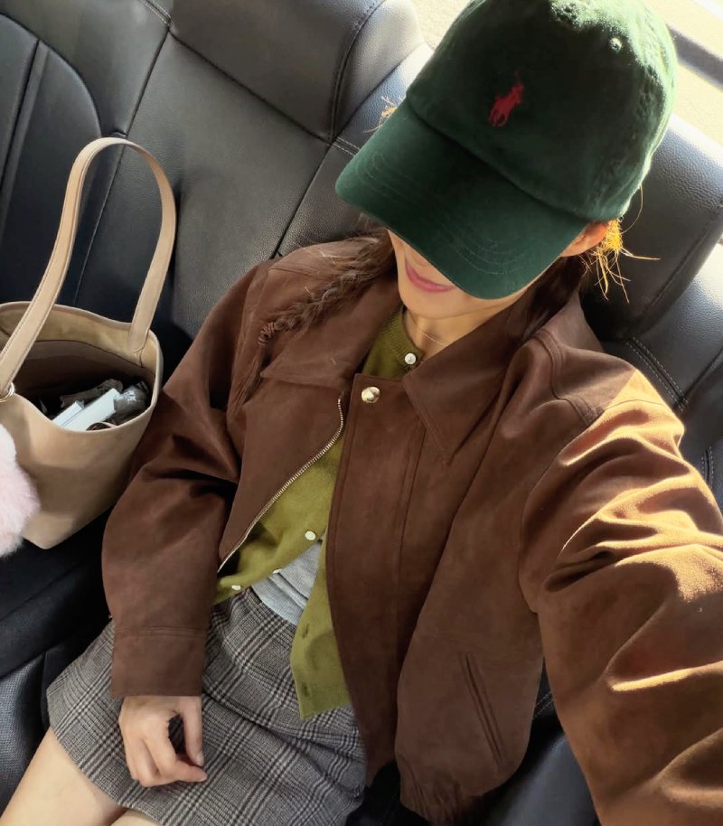 dendronna's tweet photo. ⠀
⠀⠀𐩕⠀https://t.co/51yAK8yTAd
⠀ 
life ongoing, had an early father's day party for my dads since they know i will be busy with work this weekend! treated them to pizza, they pick it every single year. 🍕🥹 not pictured is the mess of tabasco sauce on teddy's shirt. 😭
⠀ https://t.co/MUuoJbxOk5