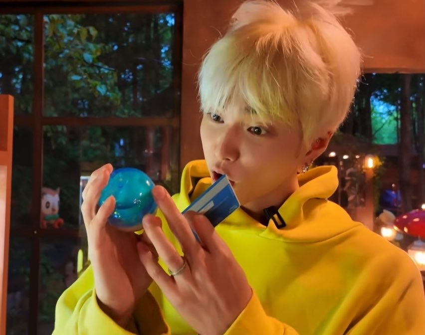 xngmaneurii's tweet photo. 가챠망햇을때          vs             나름만족스러울때 https://t.co/1Hz0ksvwVs