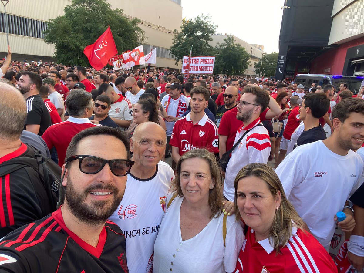 usevillista's tweet photo. Manifestación 18/06/26 https://t.co/pWKDCfR89q