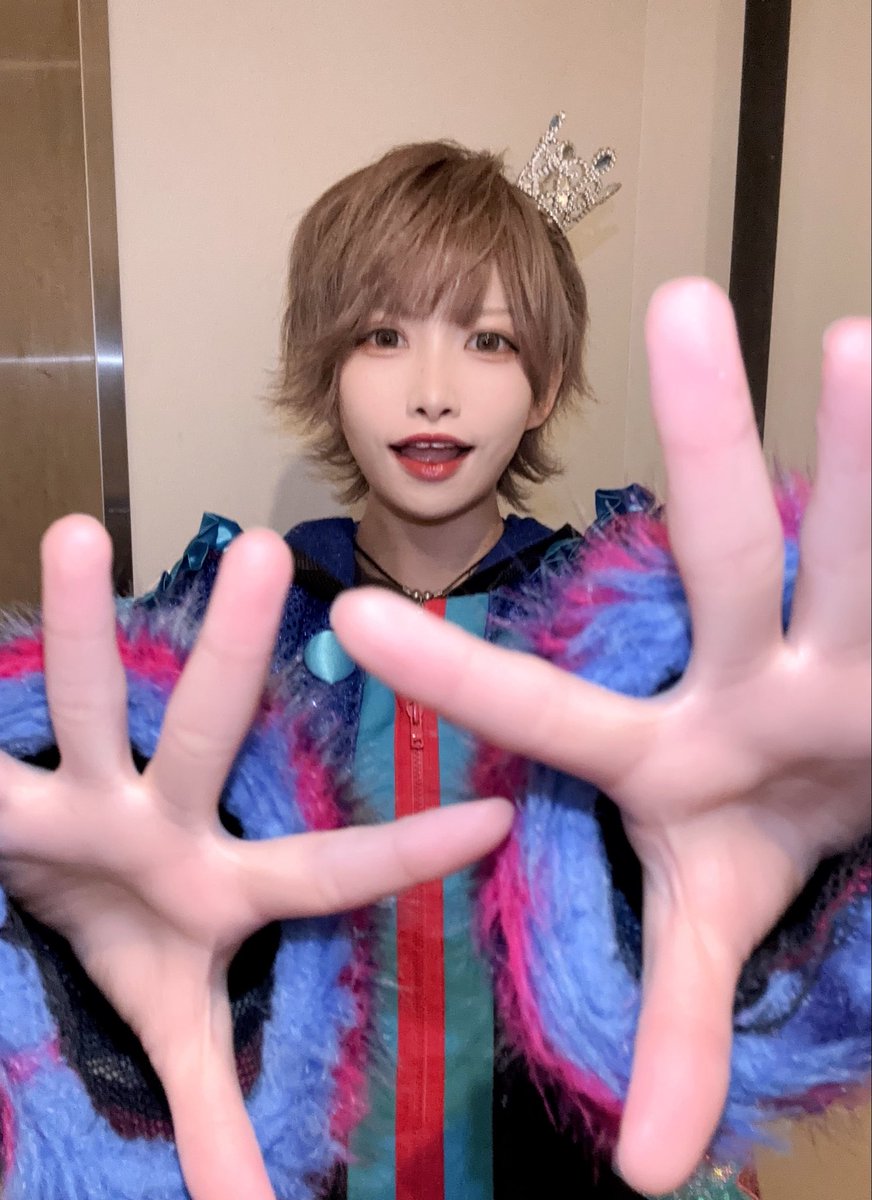 SS_odashi's tweet photo. 手がちいさい✋🏻🤚🏻代表 https://t.co/QfuBX6v712