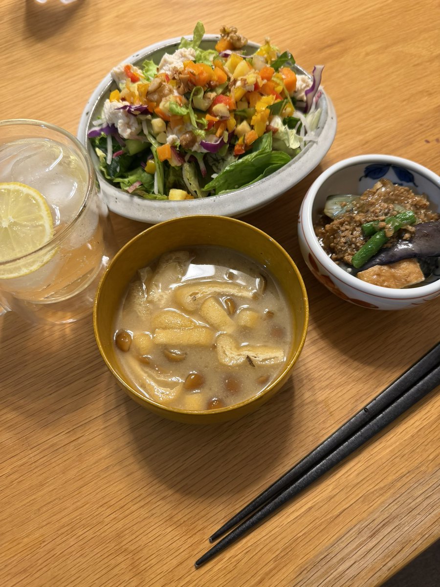 death_yasu's tweet photo. ママと待ち合わせしてウォーキングで帰宅　夜ご飯
いただきます https://t.co/mRrBZtP8Uw