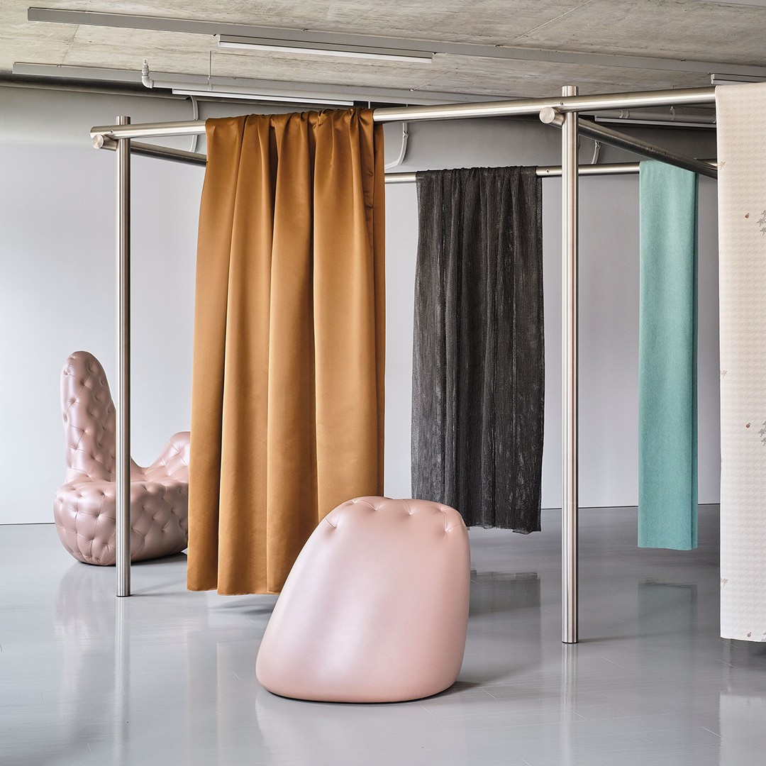 CBI_Workplace's tweet photo. At Design Days in Chicago, MillerKnoll brands debuted new and expanded product lines that show how the MillerKnoll collective is powering design. 
Explore more: https://t.co/fiICyGMw8c https://t.co/cq1EDONmiL