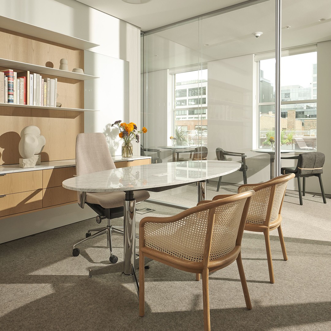 CBI_Workplace's tweet photo. At Design Days in Chicago, MillerKnoll brands debuted new and expanded product lines that show how the MillerKnoll collective is powering design. 
Explore more: https://t.co/fiICyGMw8c https://t.co/cq1EDONmiL