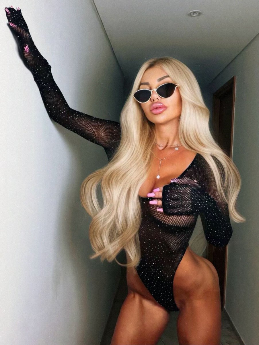 superbimboboss's tweet photo. Bimbo Blonde with a big ass! Big tits and lips! #bimbo https://t.co/7QpRyvqvgb