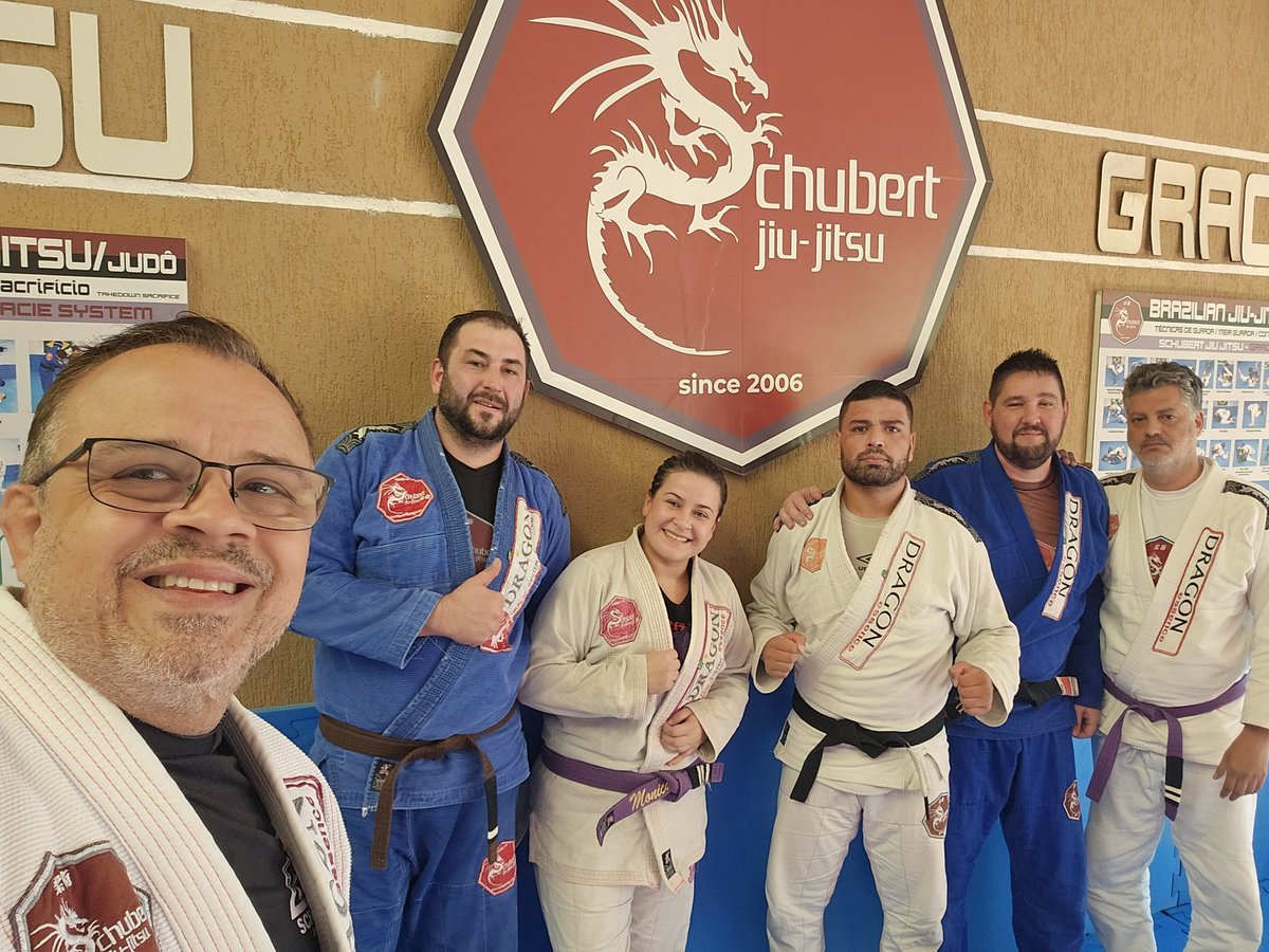 schubertbjj's tweet photo. Treino da manhã de quinta-feira 18/06/2026.
Schubert Jiu-Jitsu Curitiba Gracie System. 
Venha fazer uma aula experimental. Informações WhatsApp 41 99950-5026 
#gratidaoJesus #SchubertJiujitsu #jiujitsucuritiba #jiujitsu graciejiujitsu https://t.co/8cIRf2P2QC