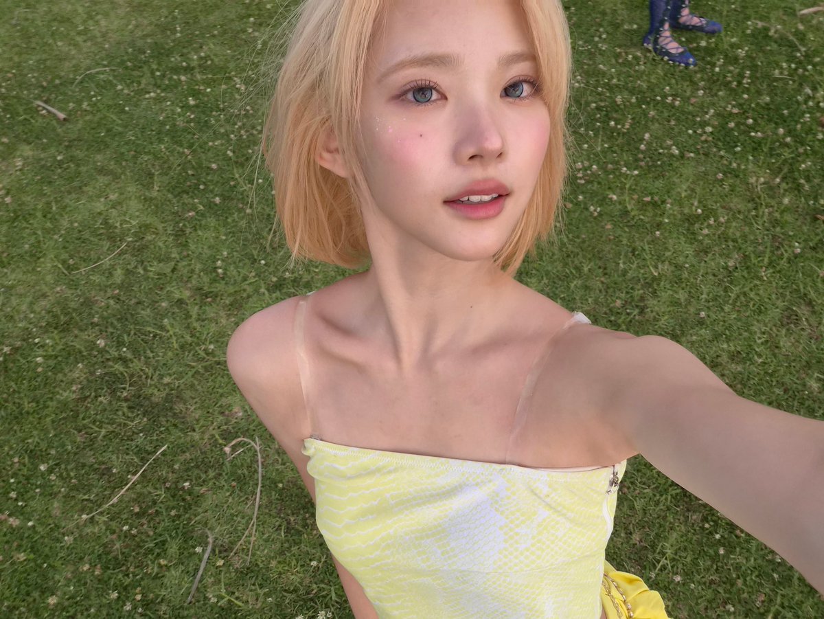 H2H_NEWS's tweet photo. 260619 JIWOO WEVERSE POST

“I got totally sunburned ☀️”

#Hearts2Hearts #하츠투하츠 #H2H @Hearts2Hearts https://t.co/rNP3XnOmCh