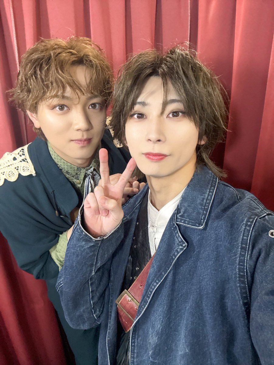 ichigo_shiota's tweet photo. #トラベルモード 
本日もありがとうございました✨️

エディと📸

1時間40分ドタバタを色んな角度で
対処しようとするエディ！！
エネルギーが凄いです✨

岩ちゃんのツッコミも新鮮だしね☺️

明日もよろしくお願いします‼️ https://t.co/TMlQgOFtv7