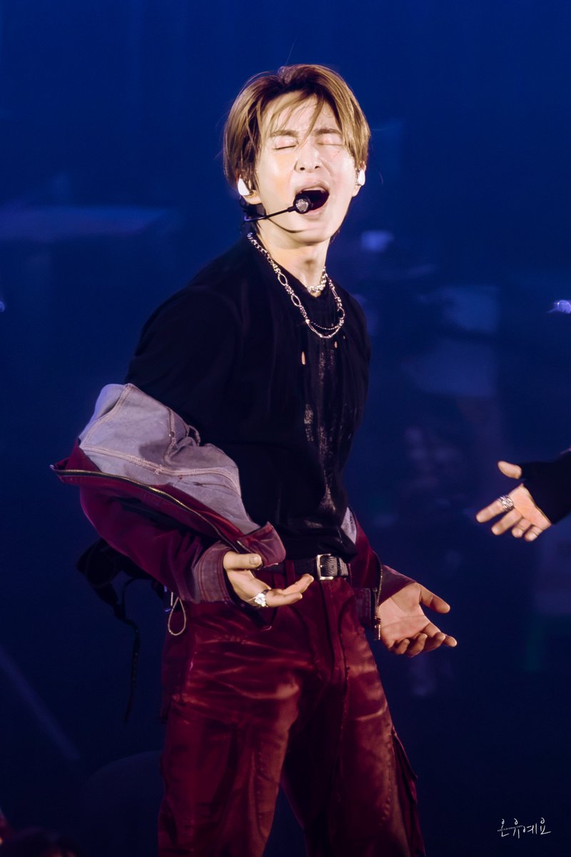 thisisonew_1214's tweet photo. 260531
.
The Trilogy I
2026 SHINee WORLD VIII
[THE INVERT]
.
#온유 #ONEW #オンユ
#SHINee #샤이니 https://t.co/y36IhZ0gSj