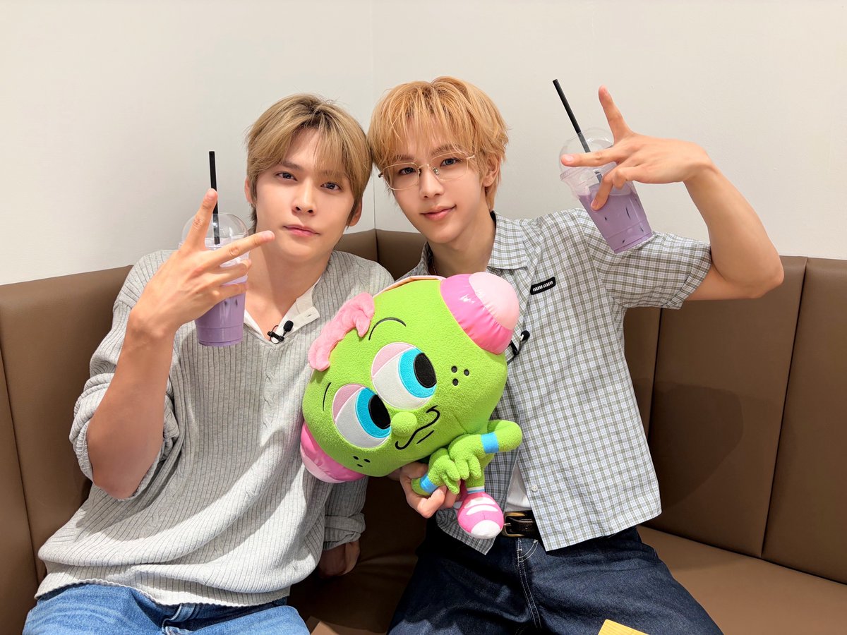 oricon's tweet photo. 『M:ZINE』7月、8月は…

「最新K-POPのヒミツ 弾丸取材ツアー第二弾
～超人気アーティスト独占密着＆韓国No.1音楽番組大潜入SP～」

ZEROBASEONE『M COUNTDOWN』出演舞台裏密着
ATEEZ、RIIZE、iznaにも直撃

🔻見どころ
https://t.co/E1FnOikxpX https://t.co/oQQIOznPFI