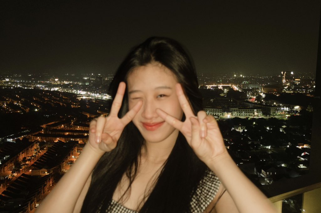Rilly_JKT48's tweet photo. Baguss bgtt belakangnyaa🤩🥹 https://t.co/sVN8ndbjCU