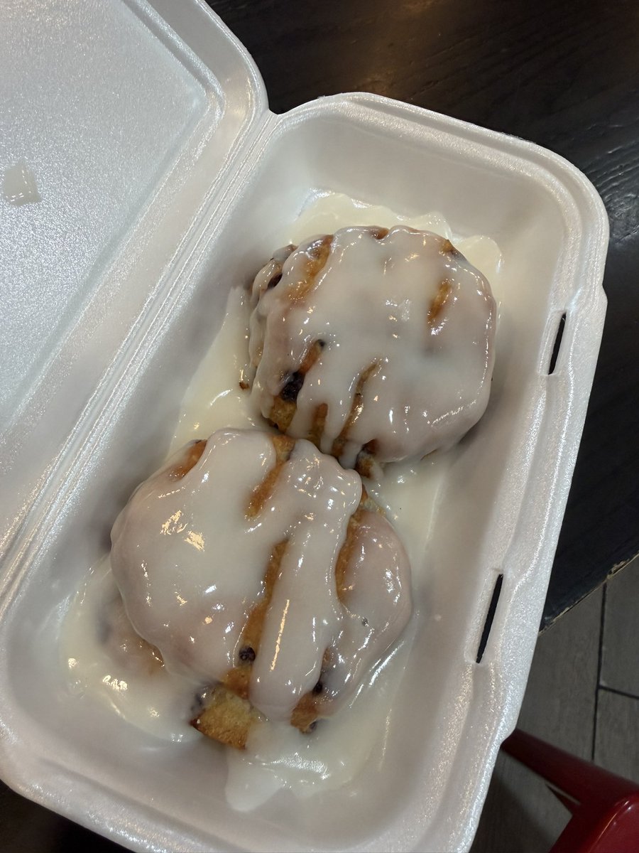 aaron_hedlund's tweet photo. A modest smackerel of redemption after pulling an all-nighter at and in-between airports. https://t.co/Mjglx3GXEc