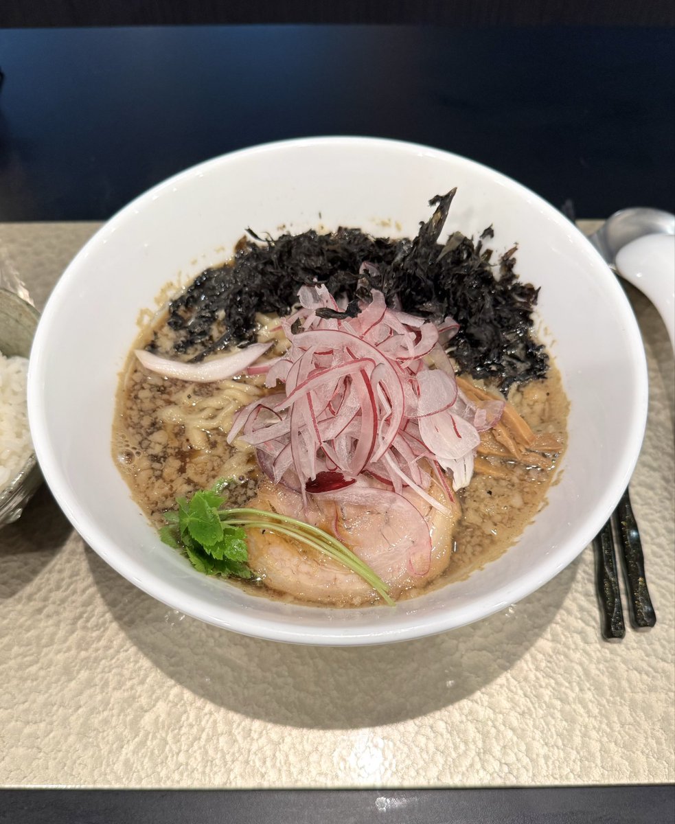 diego_ramen's tweet photo. 麺屋さすけ本店さん
☆背脂煮干しそば🐟🐟🐟
☆ごはん😸
さすけのセアニボ😻😻😻
せいせい✨ごっちゃんです😸 https://t.co/kix0dJ0m8p