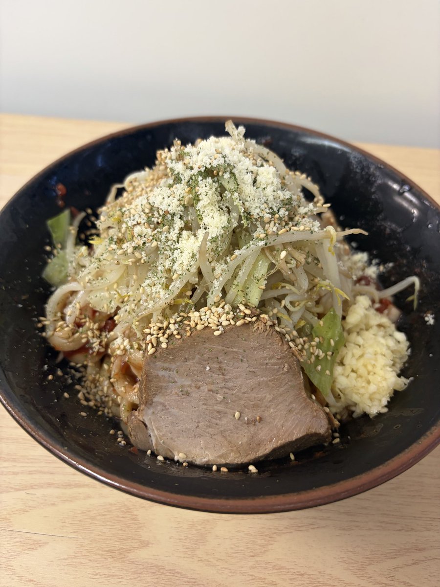 9honFp's tweet photo. ｢お知らせ｣
明日から2日間｢冷やしみそトマト｣｢冷やしチリトマト｣をご注文のお客様に限り｢粉チーズ｣とトッピングを無料で提供致します！必ず食券提出時に粉チーズトッピングでとお伝えください🙇🏼‍♂️ https://t.co/q8g3Em1tGr