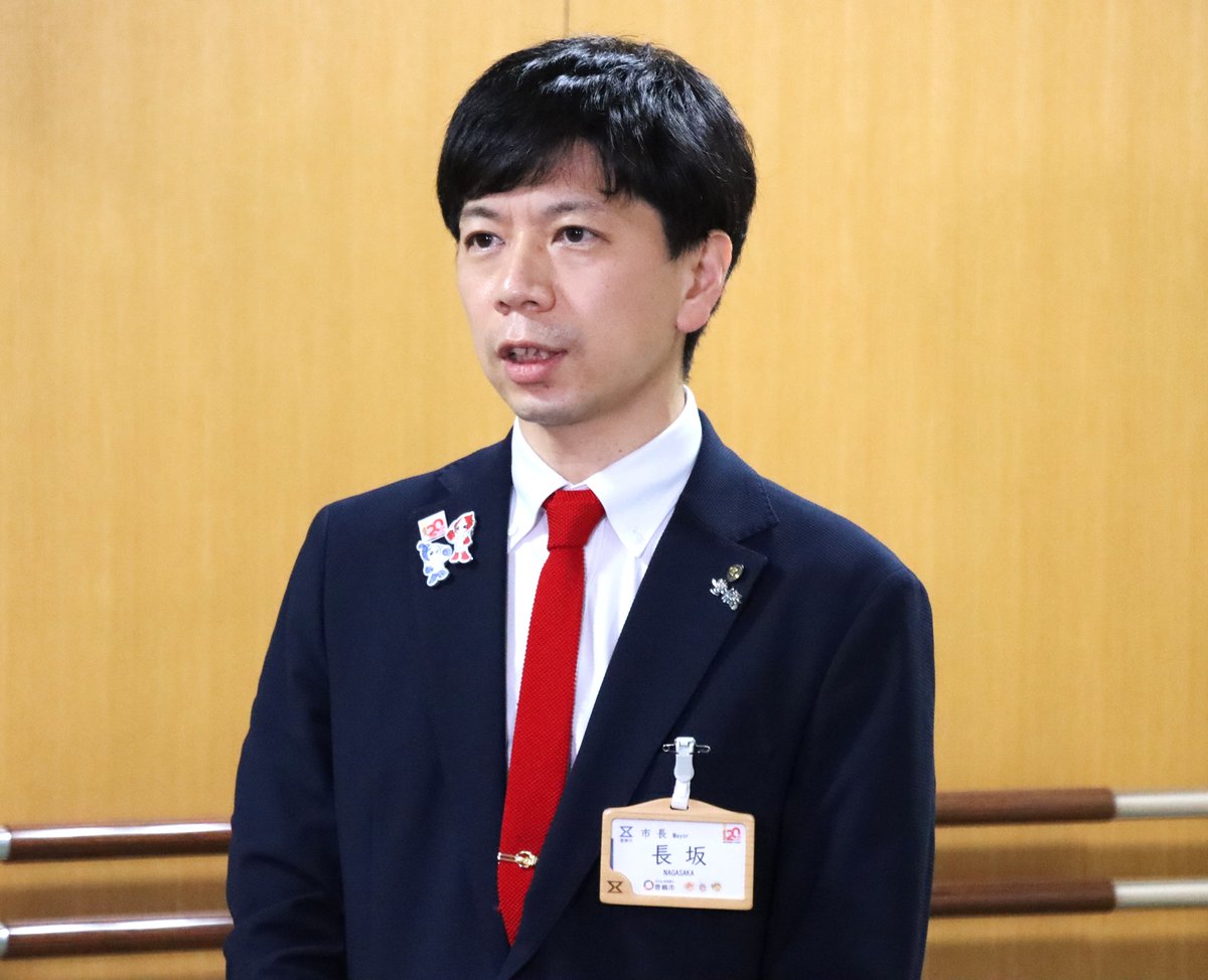 Higasiaichinews's tweet photo. 【 #豊橋市 】長坂市長の辞職勧告案を可決　アリーナ追加負担や法定ビラ問題追及　豊橋市議会が賛成多数で

豊橋市議会6月定例会は19日、長坂尚登市長に対する辞職勧告決議案を賛成多数で可決。自民とまちフォーラムが共同提案しました。

🔻続きは
https://t.co/GDUvZ3Ep27

#東愛知新聞 #新アリーナ https://t.co/V65uO9nqat