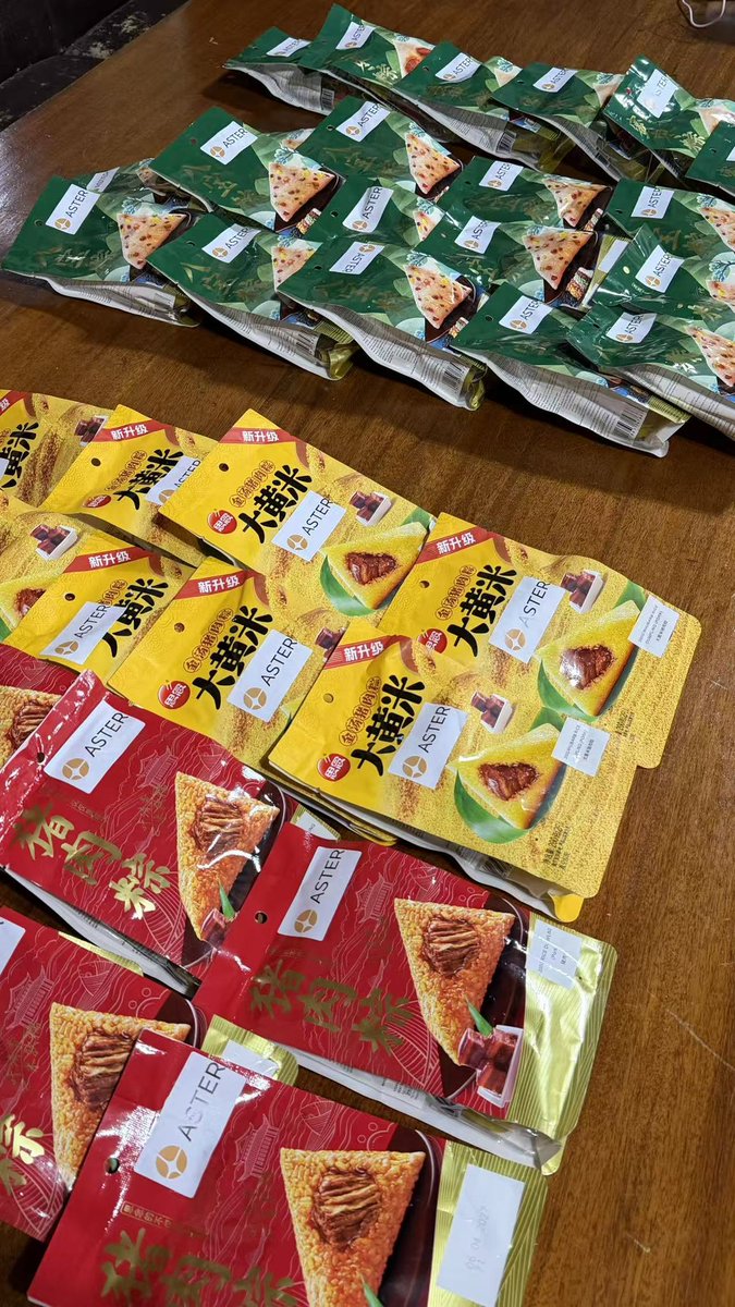 UNCBUSYD's tweet photo. 📍Tonight at the University of Sydney
Thanks @Aster_DEX @Ccweb3hub @Leonard_Aster give us opportunity 
Hosted by UNCB (University Network for Cryptocurrency and Blockchain), the official blockchain student community at USYD, together with Aster, we brought together students from diverse backgrounds for an evening of insightful discussions, networking, and Web3 exploration.

From sharing ideas on on-chain trading and blockchain innovation to enjoying pizza, zongzi, and exclusive giveaways, tonight was about more than crypto—it was about building a stronger student community.

Thanks to everyone who joined us and made the event such a success. More educational events, workshops, and networking opportunities are on the way.

See you at the next UNCB event! 🚀

#UNCB #USYD #UniversityOfSydney #Blockchain #Web3 #Crypto #Aster #StudentCommunity