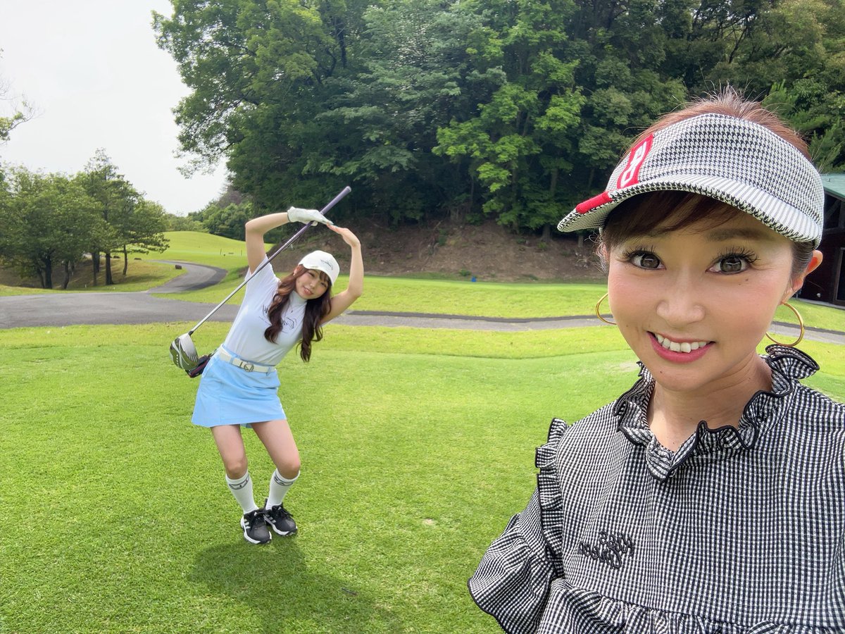 onyankozu's tweet photo. どうも〜
お久しぶりの投稿🙃　
今日は⛳️暑かったなぁー🥵

明日はぜひ大口店へ😍
#メガコン　#女神　#ゴルフ https://t.co/URdh4BCsWU