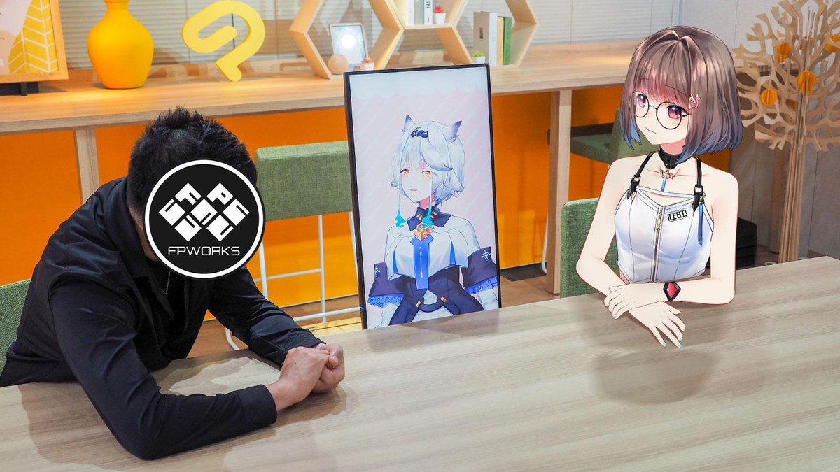 fpworks's tweet photo. 「二次元の女子２人と対談する中年男」という地獄絵図ですがどうか怖がらずにインタビューを見て欲しい https://t.co/H0NSQX1blK