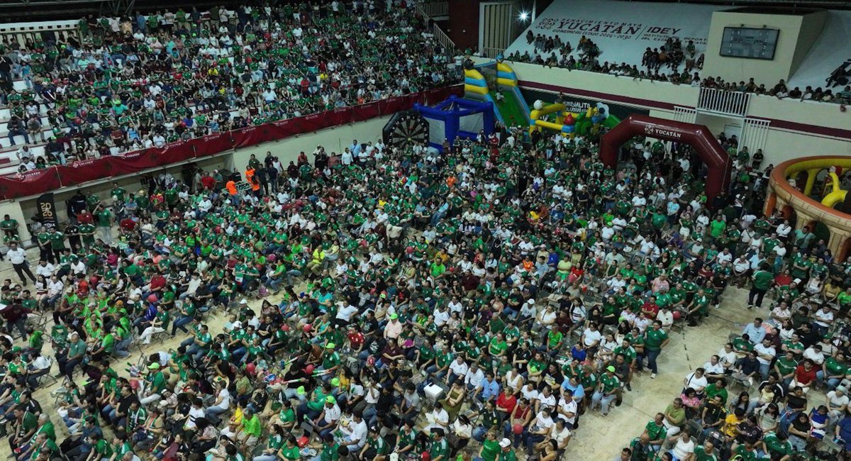 FormalPrision's tweet photo. Más de 12 mil personas vibran en Zonas Fan Yucatán
_El gobernador Joaquín Díaz Mena encabezó en la Unidad Deportiva Inalámbrica, en Mérida, la convivencia de las Zonas Fan Yucatán durante la transmisión del triunfo de la Selección Mexicana sobre Corea del Sur https://t.co/iyl0cKtf5D