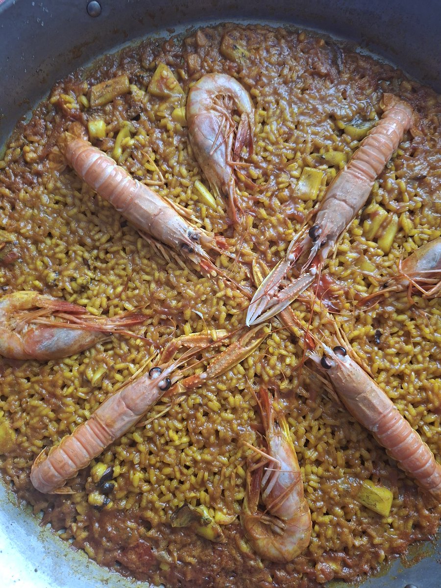 FenollarRamon's tweet photo. @Anasisi151 Lo prometido es deuda.
Arroz a banda para mi chica y para mi.
😂😂😘😘 https://t.co/rr6og25CZ5