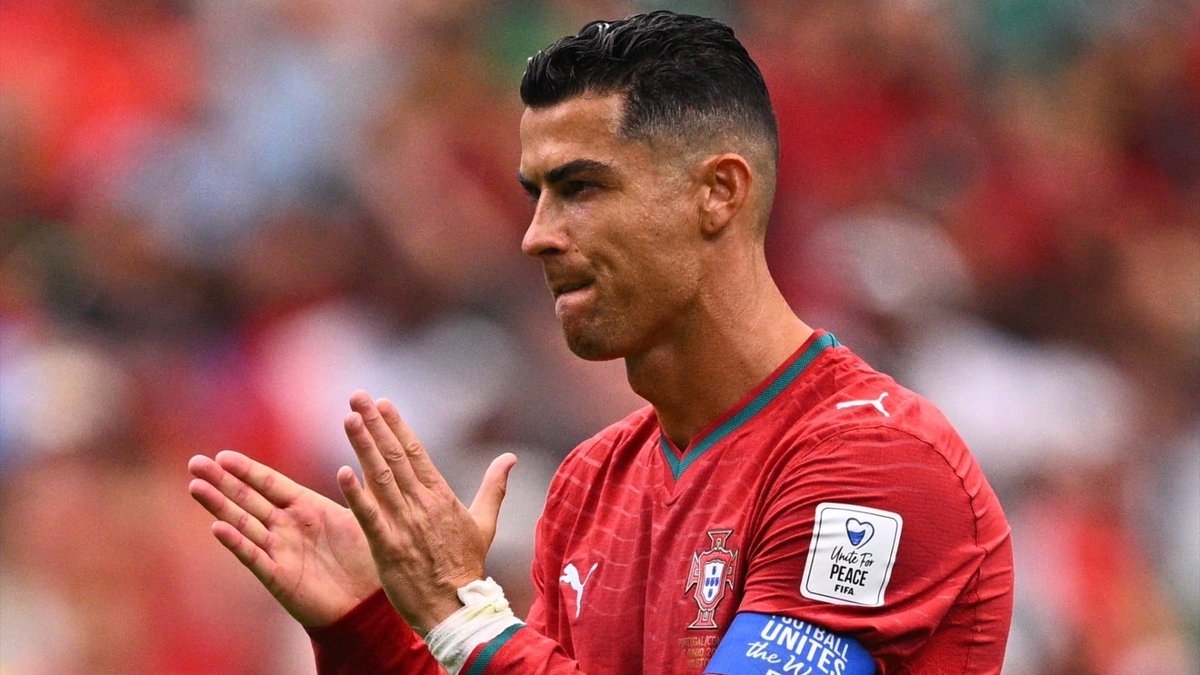 MadridSports_'s tweet photo. 🗣️ Al hilo de lo de Katia, esto dijo Joao Neves sobre Cristiano Ronaldo tras el empate ante el Congo:

"Sabemos lo que ha hecho por Portugal y por el fútbol. Pero él y nosotros sabemos que NO ES DIFERENTE. Es OTRO JUGADOR que está aquí PARA AYUDAR, igual que todos nosotros” https://t.co/Ia1YJKaEly