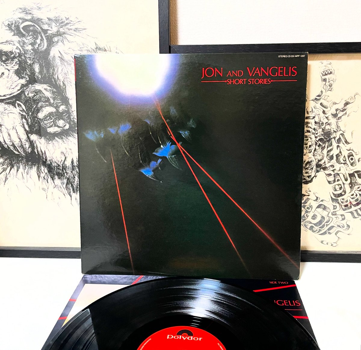 TOYOMETAL's tweet photo. 6月もプログレ月間！
JON AND VANGELISのデビューアルバム。1980年作。
いきなり実験的でプログレッシブな①で幕開け。
牧歌的な②に続き、名曲④は珠玉のポップソング。
エキゾチックな⑥も良い。
2人のセンスがバランスよく絡み合ってる。
JONの声は2秒で分かる。唯一無二の声。 https://t.co/a0nZCnPb8i