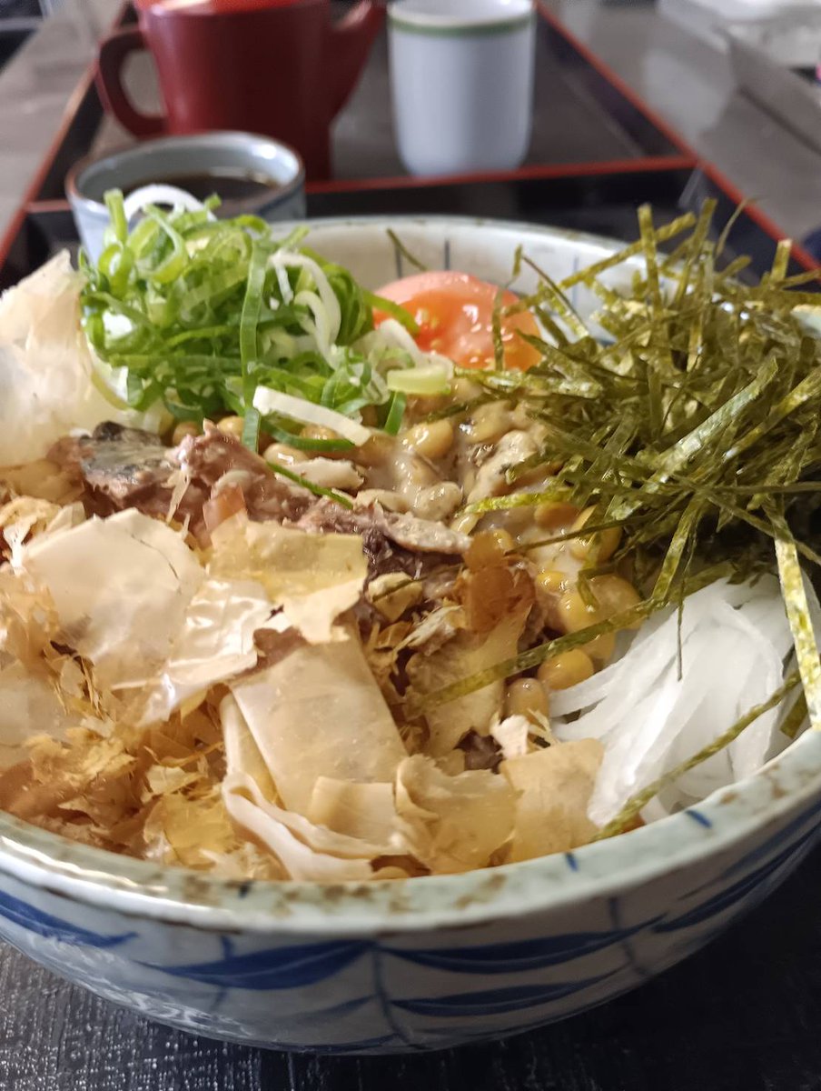 kanouya364's tweet photo. 夏の新作お勧め
サバ納豆蕎麦🐟️です
鯖と納豆の混ぜマゼ🥢
冷たいツユぶっかけ🥢
夏を美味しく健康で🏋️
負けない身体は蕎麦から
力を付けましょう💪
定休日(火)
📞027-364−4474
#サバ納豆蕎麦 #十割蕎麦 
#まぜそば #そば処叶家 https://t.co/bZegAOXevv