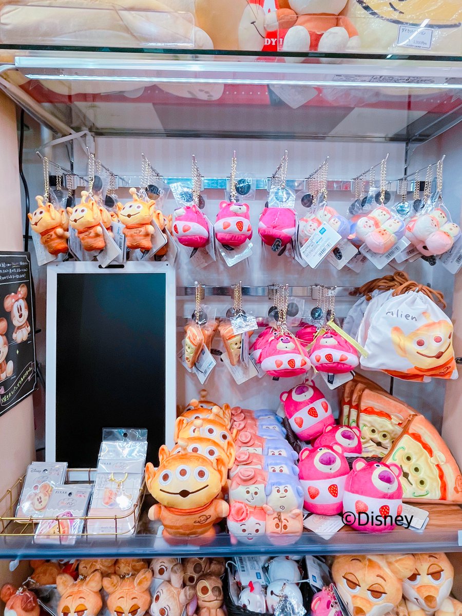 h_kiddyland's tweet photo. 2F🎈#ディズニー・アベニュー🎈

✨新商品のお知らせ✨

6/20(土)より #トイ・ストーリー のぬいぐるみやトーキングフィギュアなどが多数発売‼️
さらに、大人気のNuiパンシリーズにもトイ・ストーリーのキャラ達が登場🍀

ぜひチェックしてみて下さい👀 https://t.co/6lXI8WRWVW