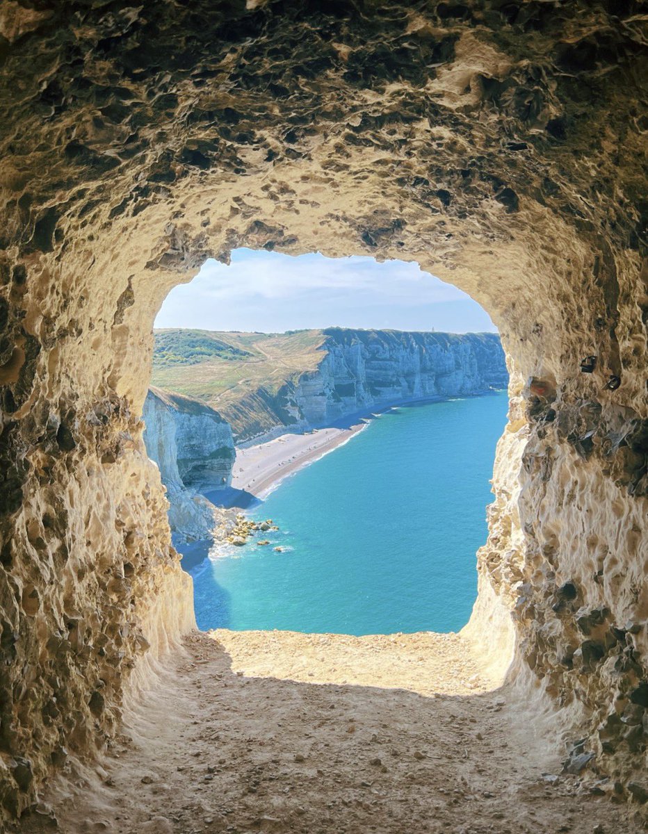 nattiteto's tweet photo. Étretat คือที่สุด เดินข้ามเขาไปนอนเล่นที่หาด เงียบสงบ น้ำทะเลส้วยยย https://t.co/5qyYbnrAB6