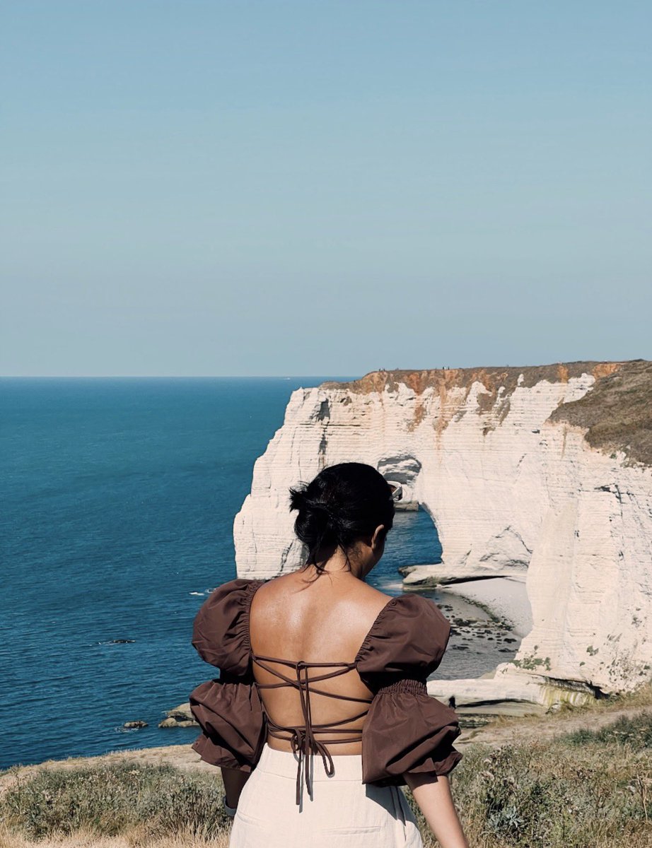 nattiteto's tweet photo. Étretat คือที่สุด เดินข้ามเขาไปนอนเล่นที่หาด เงียบสงบ น้ำทะเลส้วยยย https://t.co/5qyYbnrAB6
