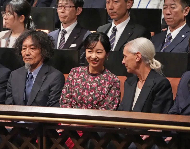 tonemokoe's tweet photo. 6月19日
佳子内親王殿下
「和声と創意の試み」ご鑑賞
彩の国さいたま芸術劇場

毎日フォトギャラリーより https://t.co/A4CPRKq1A3