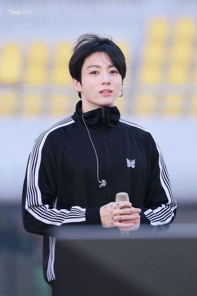 to_jungkook97's tweet photo. 260613 정국 Busan

혹시 남고생이신가요…?

#BTS_ARIRANG 
#전정국 #정국 #JUNGKOOK #jk
#방탄소년단 #BTS @BTS_twt https://t.co/I1C4OmJSuf