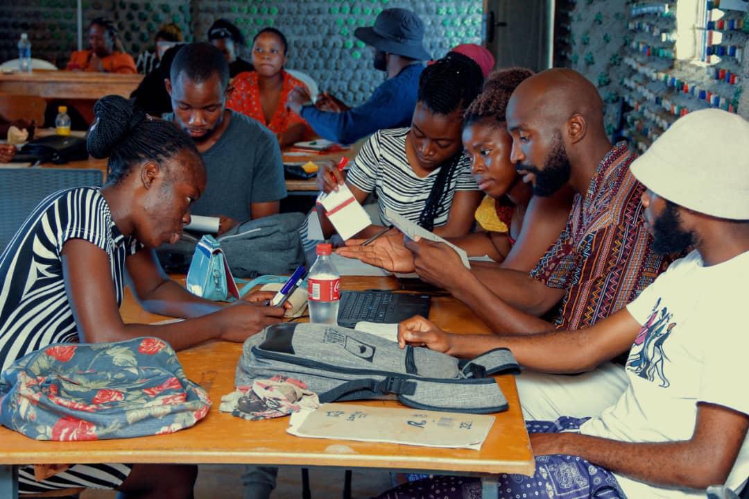 AusEmbZim's tweet photo. This #WorldRefugeeDay, we celebrate 🇦🇺 #DirectAidProgram partner @TIHchangemakers for advancing refugee community empowerment in 🇿🇼 through social enterprise 💲, digital literacy 🧑💻, solar ☀️, music 🎵 & fitness 🏋️ training programs at the DAP-funded hub! https://t.co/0rz9jhhtOx