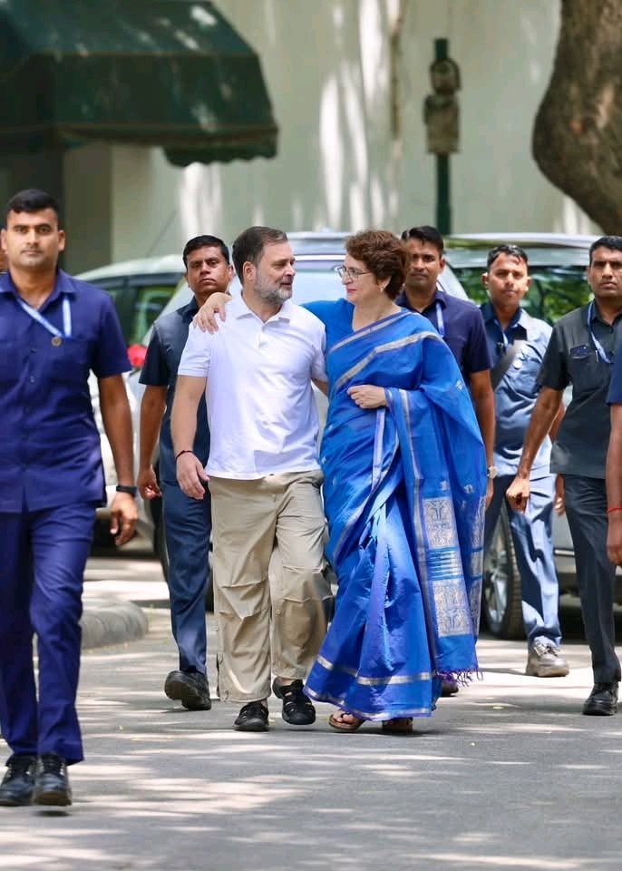 bktiwarit's tweet photo. @RahulGandhi जन्मदिनकीहार्दिक शुभकामनाएँएवं बधाई।
ईश्वरसेप्रार्थनाहैकि वे स्वस्थ, दीर्घायु एवं ऊर्जावान रहें,लोकतंत्र,संविधान, सामाजिक न्यायऔरजनहित के लिए उनके द्वाराकियाजारहा संघर्ष सफल हो  देश की जनताकीअपेक्षाओं पर खरे उतरते हुए राष्ट्र निर्माण में अपना महत्वपूणँयोगदान देतेरहे https://t.co/s8IUb8qQYB
