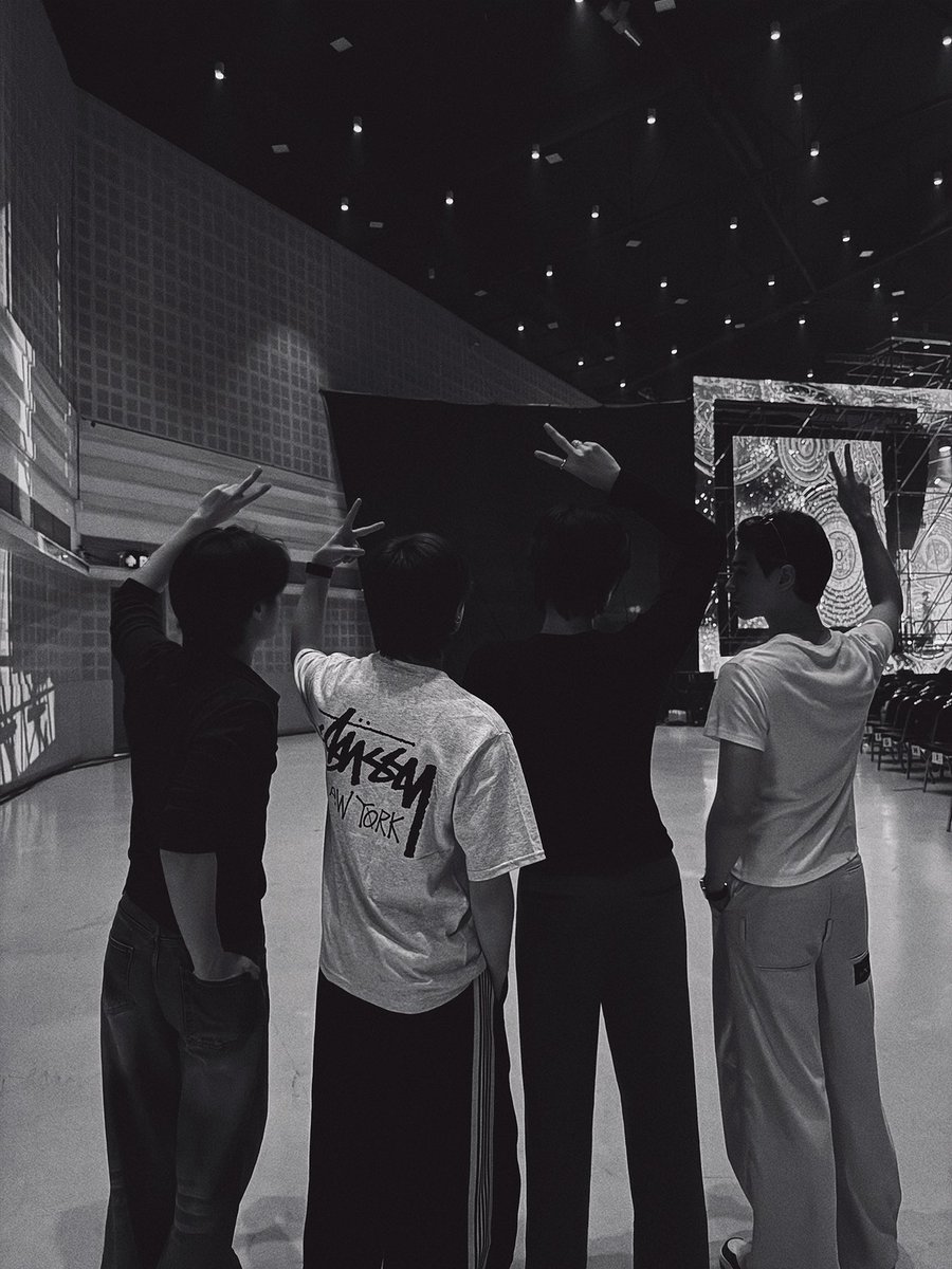 KhemjiraSeries's tweet photo. ป้อจายเมืองกรุงมาป๊ะมาปรุงเนื้อเวียงเชียงใหม่.. เดี๋ยวนะเดี๋ยวเน้อหัวใจมันเป็นจะไดเต้นแฮงแต้ ๆ 

ปี้สาวครับ แก๊งเขมมาป๊ะกั๋นถึงเชียงใหม่แล้วครับ ~ ✨ มีไผมาผ่อกันบ้างเน้อออ ยกมือขึ้นนนน 🙋🏻🙋🏻‍♀️ มีอะไรเซอไพรส์แน่นอน 🫶🏻

#เขมจิราต้องรอดseries  
#KhemjiraTheSeries
#MandeeWork https://t.co/jwbCUG9URT