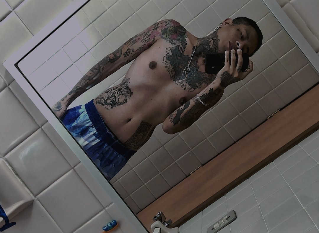 carocrow87's tweet photo. Que el desorden continúe 😈🥵🥶

@ChicosVerMex https://t.co/QAnmKDuEC2