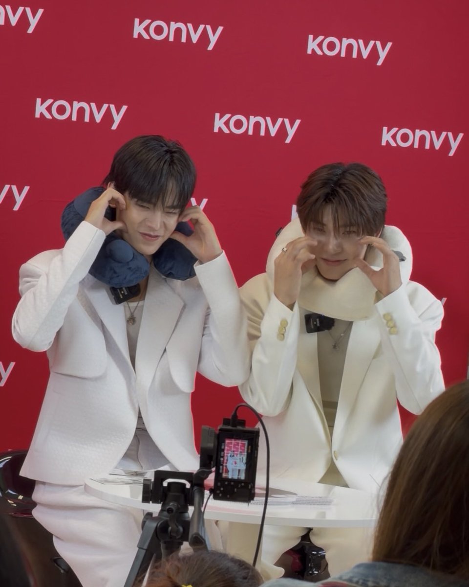 Konvy_Official's tweet photo. มา มะ มา ม๊าาาา จี๋จี๋ปิ๊ปน่ารักกกกมั๊บบงับบบมัมม🫠🤏🏻

TTP KONVY MIDYEAR SALE
#KonvyLiveXTeeteePor https://t.co/pXPN3ovDF9