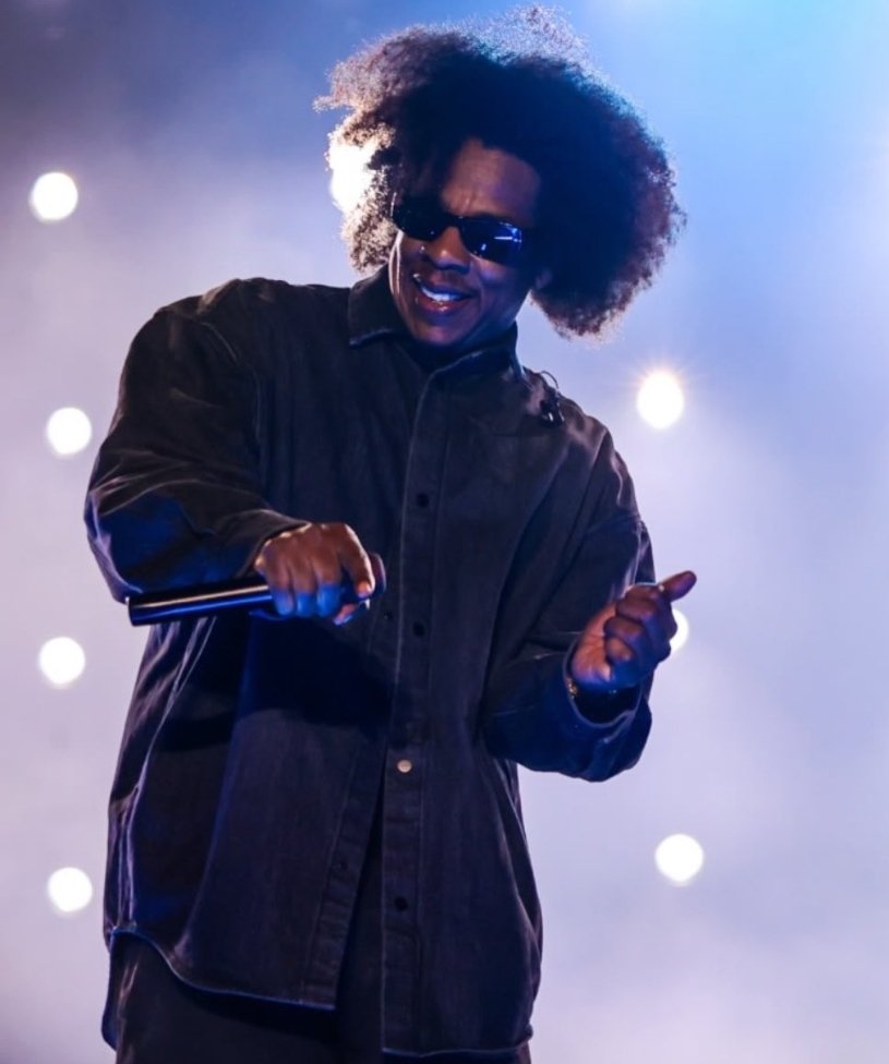 RedMedia_us's tweet photo. Jay-Z now doubles as the richest musician in history and the 10th richest black man in the world with a staggering net worth of $2.8 Billion. 

During his recent performance at the Roots Picnic, Jay-Z revealed that his fortune has grown significantly and said the increase will be reflected in his next Forbes profile update.