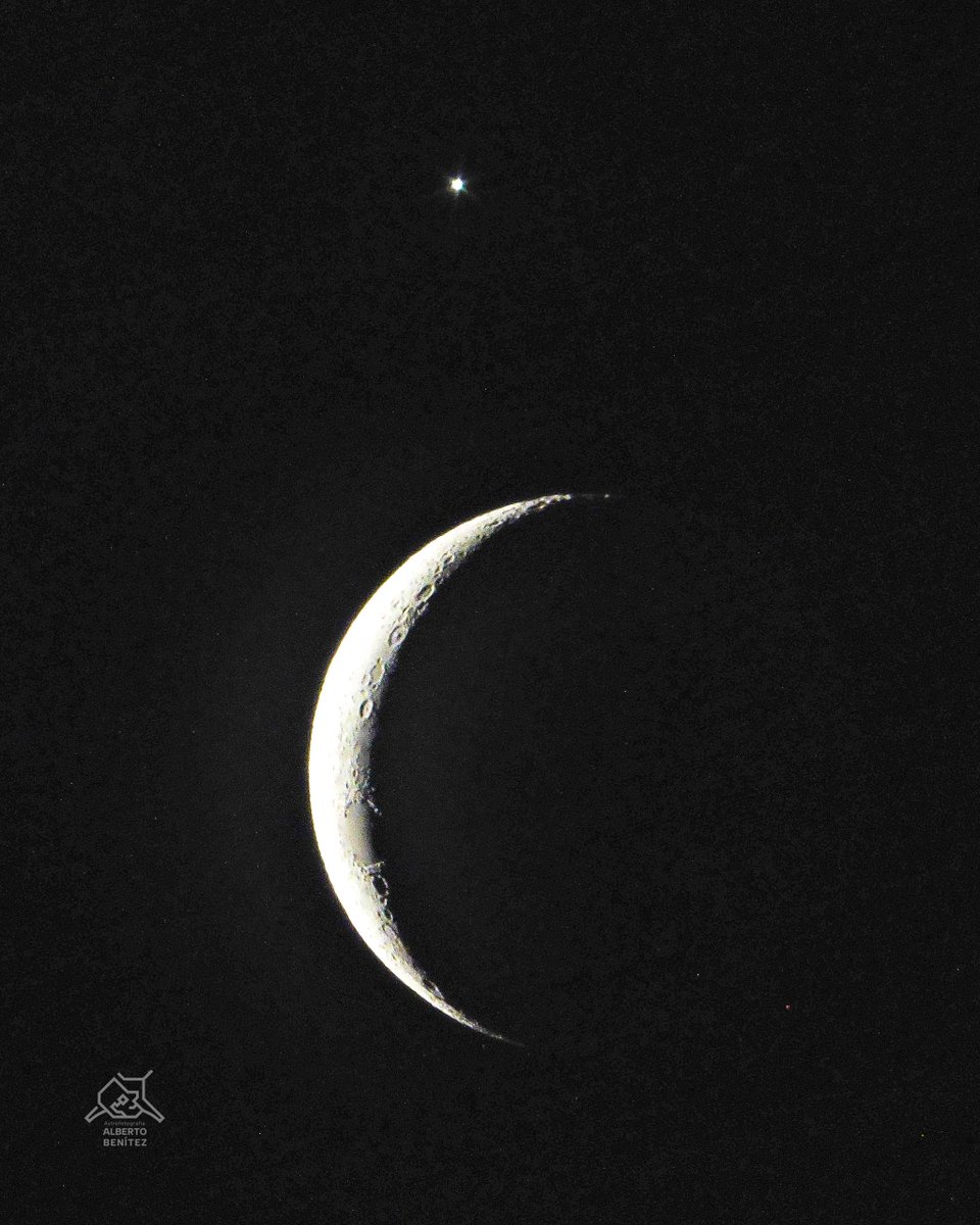smartphone_astr's tweet photo. Photograph of the Moon with #Venus
Shot Details see ALT 
 #Nikon COOLPIX P530
 June 17, 2026
 19:33
 Asunción, Paraguay
 By our member @albenitezbrand // #astrophotography #astronomy #moon @MoonHourSocial https://t.co/BSajpjKp31