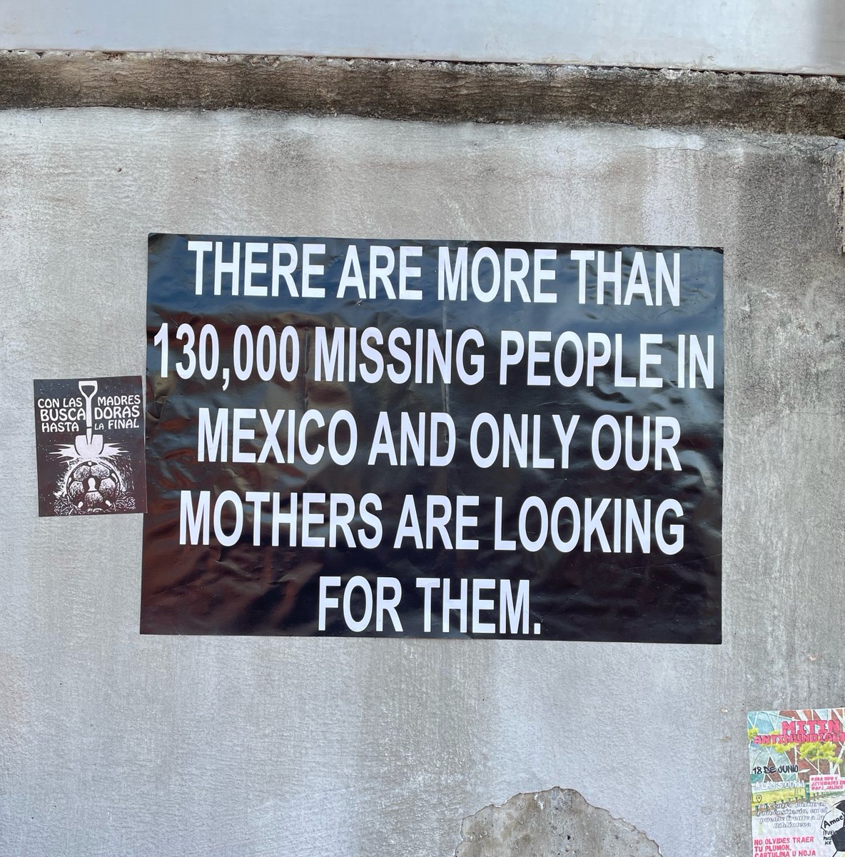 doylesbian's tweet photo. this too, is méxico during the world cup https://t.co/eSvPPsdAhA