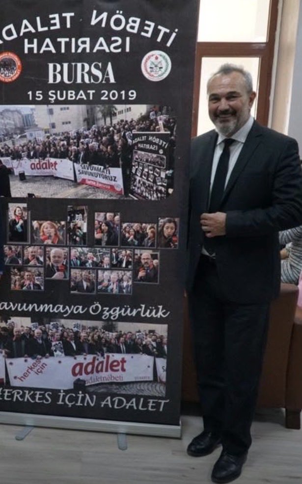 gurkanaltun16's tweet photo. Ciğerim yanıyor, yüreğim kanıyor İsmail oğlu Özkan, Özkan abi, Özkan başkanım, güzel bakışlı dostum. Kimse kırılmasın biraz da oradakilere omuz vereyim “şimdi değilse ne zaman” dedin muhtemelen. Ama sen yine de az biraz dinlen ve gittiğin yerde rahat uyu abicim… https://t.co/NOQsIHrE9L