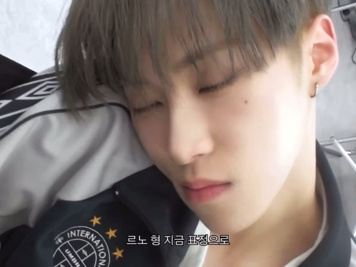 niS2hao's tweet photo. 볼살 어디갓어 ㅠㅠ https://t.co/hPR5P80WMY