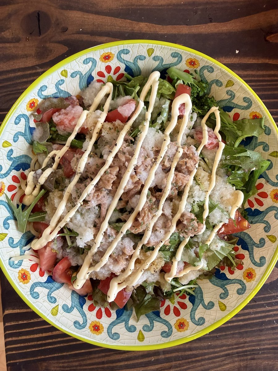 Tenkogoshuin's tweet photo. 畑の収穫😊
取れた野菜でお友達が「冷製パスタ」を作ってくれました🥗

ここ何週間の間で色んな事があり、気持ちがついていかず
何事も全ていい方向に向かっている過程だと考えるようにしよう… とは思うけど、なかなか😔

#家庭菜園 https://t.co/TmhpBYL4Dq