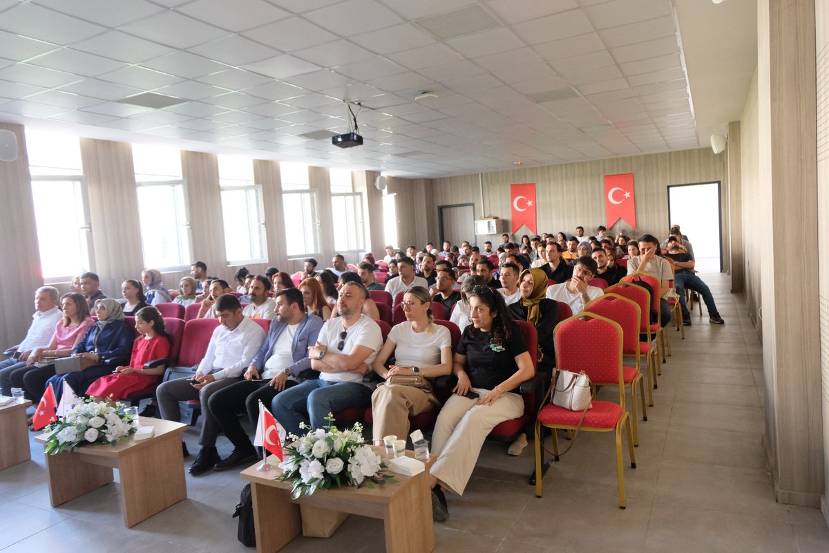 yakaribrahim's tweet photo. Gaziantep Millî Eğitim Akademisi’nde “Akademide Kültür Sanat Uygulamaları” konulu bir konferans verdik.

Davetleri için Millî Eğitim Akademisi’ne teşekkür ederim. https://t.co/KebOXZKryt