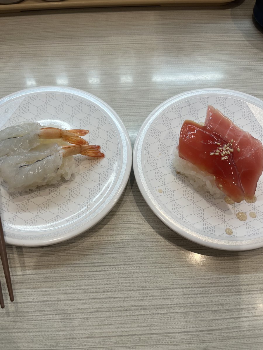 AileNinon's tweet photo. チャドー暗殺拳は相当なカロリーを消費する。ニンジャは神ではない。爆発的に代謝速度を増したということは、それに見合う良質なエネルギー補給が必要だ。即ちスシである。 https://t.co/SbJ04WR25s
