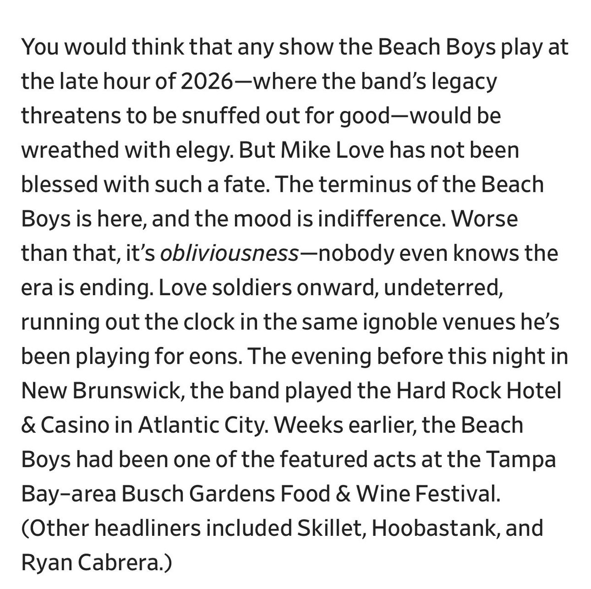 luke_winkie's tweet photo. I took a trip to one of the last-ever Beach Boys shows, a band that now consists of only one original member -- the eternally controversial Mike Love. I wanted to witness the end of an American institution. Unsurprisingly, it's ending badly. https://t.co/VgKA4rUY0y