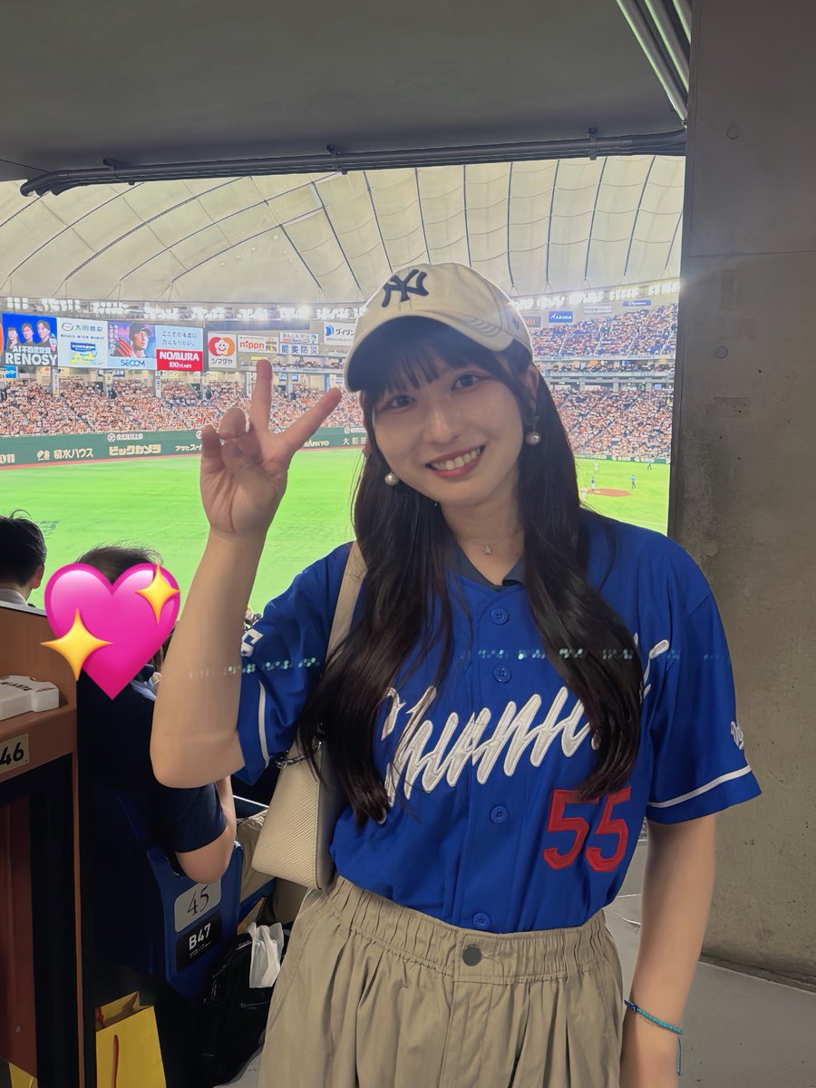 mayu__ogasawara's tweet photo. 現地どらほーーーーーーーーー！！！
今季初東京ドーム、現地でした！！！！

リーグ戦再開初戦勝ち取ったぞー！！！
金丸投手ナイスピッチ！！！
村松選手打って守って大活躍❤️‍🔥❤️‍🔥❤️‍🔥

いやーーーー！！！！嬉しい!!!
レフスタも大盛り上がり！
やはりビジターの声量エグい🔥🔥🔥

#dragons
#おがまゆとどらほー