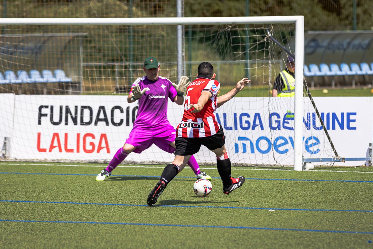 MoeveGlobal's tweet photo. ⚽ Con récord de participación, la competición #LALIGAGENUINEMoeve llega a su gran final.

Del 19 al 21 de junio, 50 equipos disputarán 75 partidos en Las Rozas para cerrar una edición con récord de participación. 🏆

En nuestro primer año completo como title sponsor, avanzamos junto a @FundacionLaLiga para impulsar un deporte más diverso e inclusivo. 🤝

Te contamos más en: https://t.co/EOhLA4ULWt
#Moeve #Fútbol