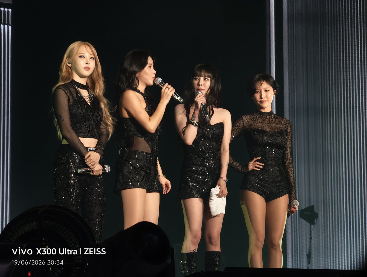slothy_tea's tweet photo. THEY ARE SO HOT MAMAMOOOO 😩😩🙏🏻🙏🏻 https://t.co/6nBafA043G