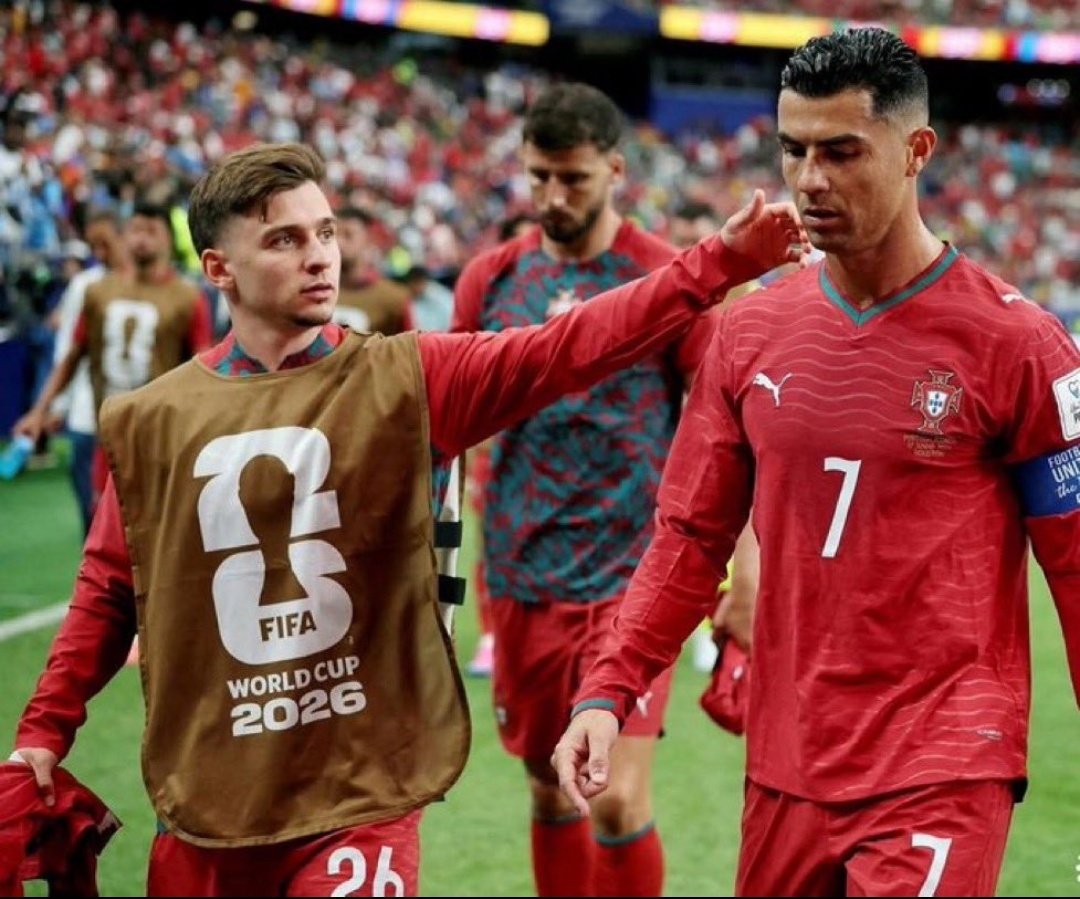 goat_cr77777's tweet photo. Le seul portugais qui peut aller à la guerre pour cr7 https://t.co/Gip3BB1JQT