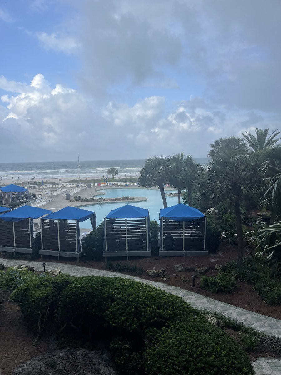OneKentuckian's tweet photo. Last day at the beach. This trip has me Loving Life Again. https://t.co/svhMbyQOf0